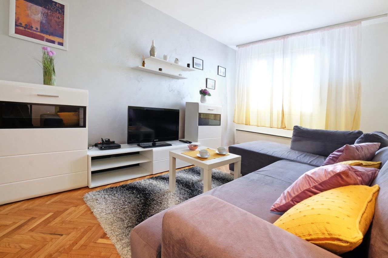 Apartment Paradise Fantasy Belgrado Buitenkant foto